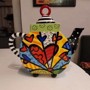 AUTHENTIC ROMERO BRITTO A NEW DAY HEARTS TEAPOT 12 INCHES 63 OZ NEW ITEM